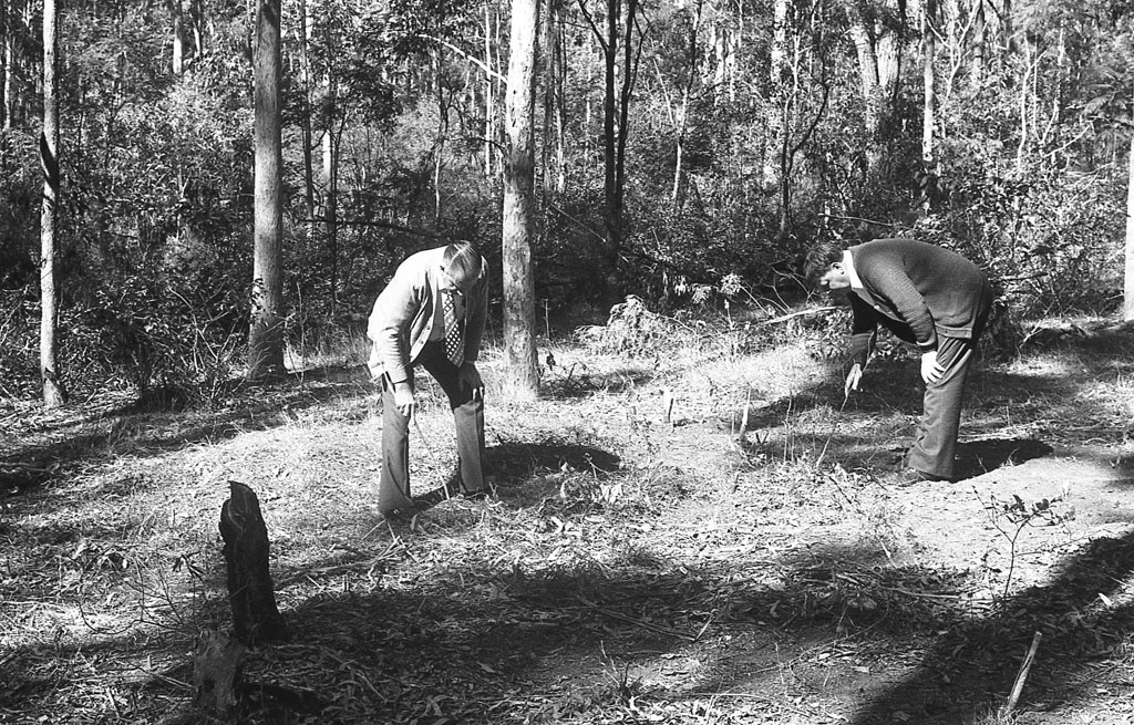 Police search in the Murphys Creek area following the murder of two Sydney nurses Lorraine Wilson and Wendy Evans in 1974.