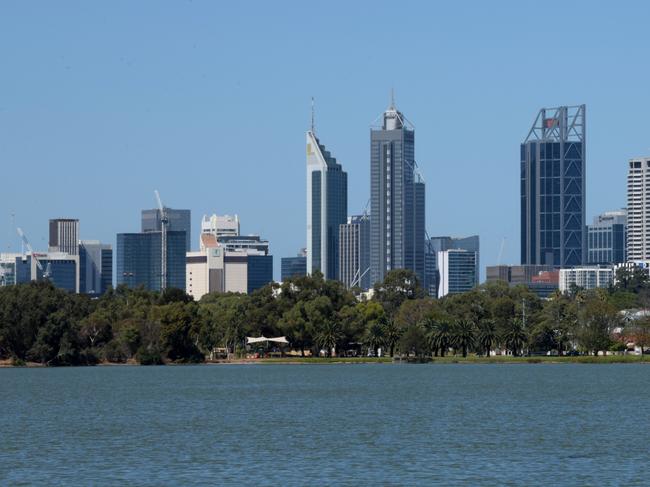 PERTH , AUSTRALIA - NewsWire Photos  APRIL 2 2024 Generic property / housing pictures around Perth.  This is Lake Monger.Picture: NCA NewsWire / Sharon Smith