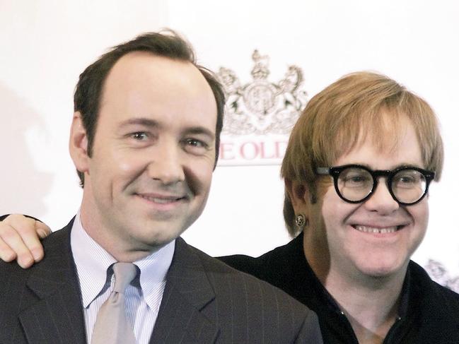 FEBRUARY 5, 2003 : Actor Kevin Spacey (L),director of London's new Old Vic Theatre Company with the Chairman of the company Sir Elton John before 05/02/03 press conference announcing Spacey's appointment.John/SingerSpacey/Actor P63//FEBRUARY 5, 2003 : Actor Kevin Spacey (L),director of London's new Old Vic Theatre Company with the Chairman of the company Sir Elton John before 05/02/03 press conference announcing Spacey's appointment.John/SingerSpacey/Actor