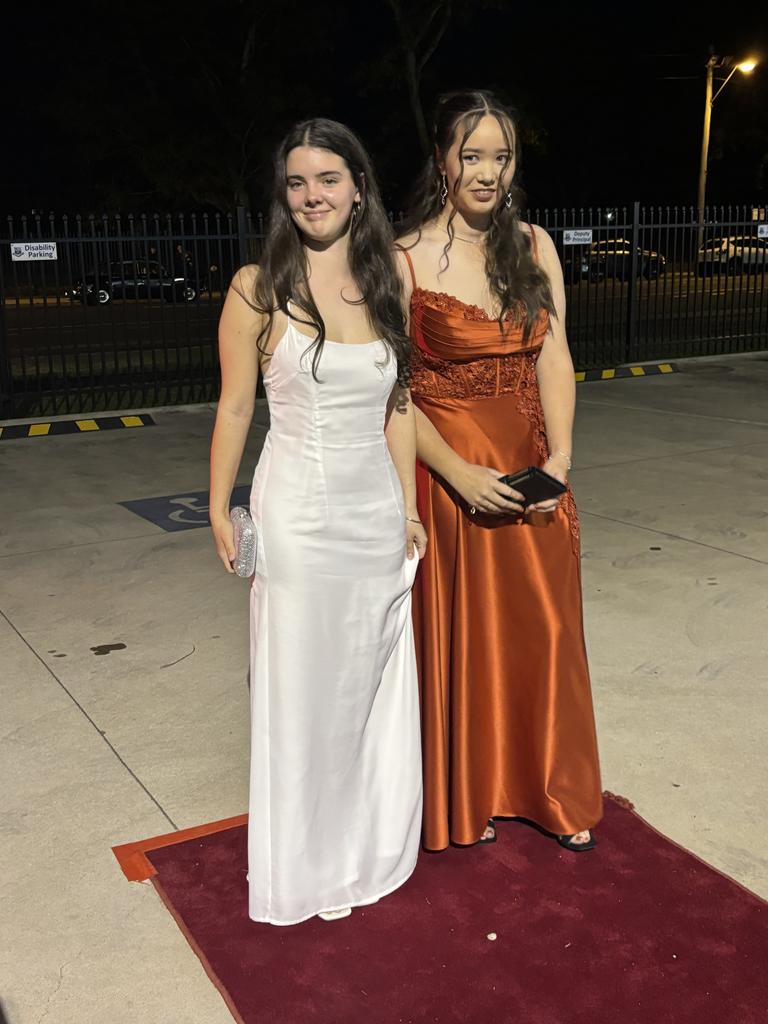 Maryborough State High School students arriving at their formal.