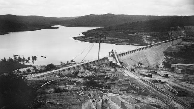 Manly Dam being heightened in 1921-22. Courtesy State Library of NSW