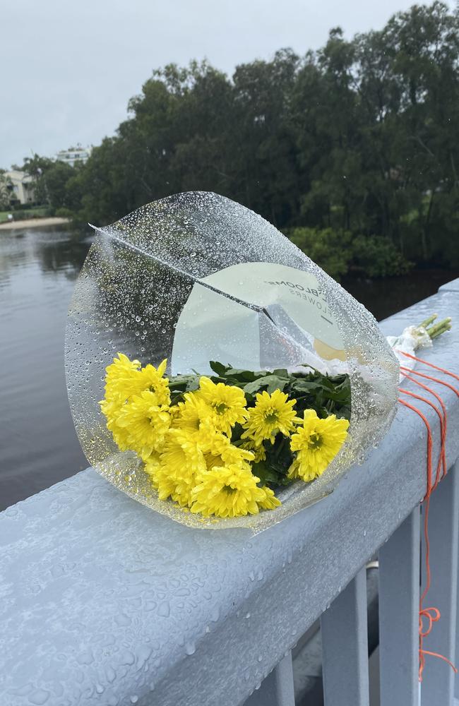 Flowers left at Noosa Bridge. Picture – Jorina Maureschat.