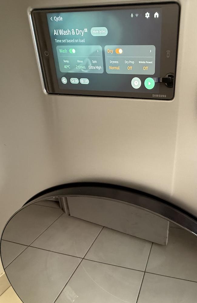 The washing and drying combo has a 7 inch display which is easy to use while the door can be set to open at the end of the cycle so your clothes don’t get smelly.