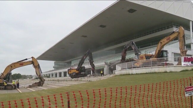 Chicago Bears Begin Demolition On Arlington Park | Geelong Advertiser