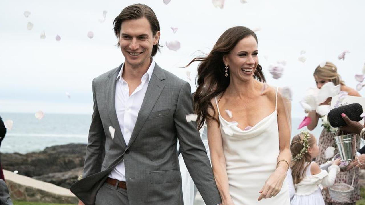 Barbara pierce bush wedding dress best sale