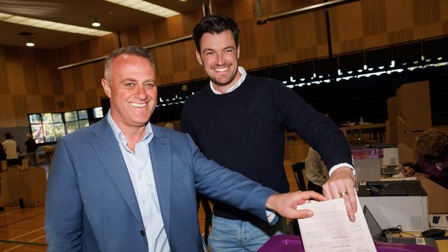 Tim Wilson voting at Beaumaris Secondary College. Picture: Nadir Kinani