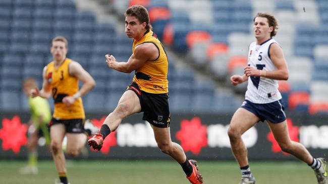 Midfielder Elijah Hewett is one of Western Australia’s top draft prospects this year. Picture: Getty Images