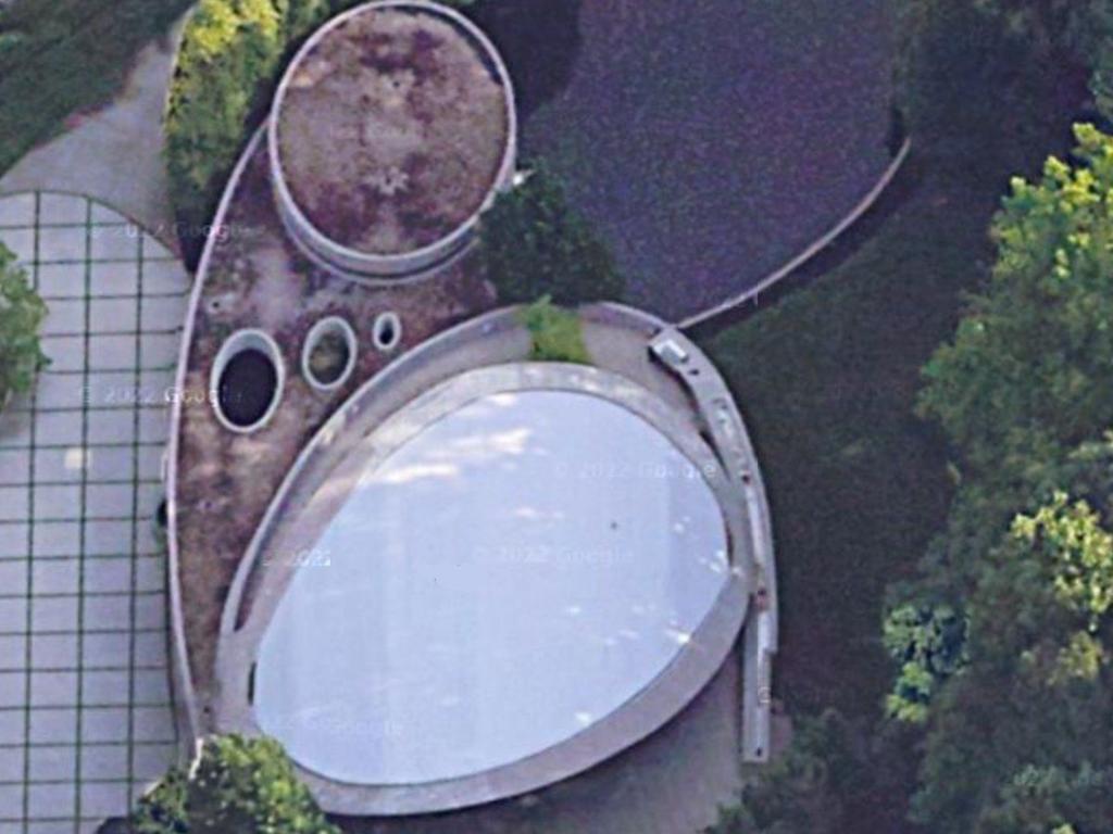 Months before he got his hands on his Lake Hollywood estate, the “Baby” hitmaker rented a spaceship-inspired home in Atlanta. Picture: Google Maps