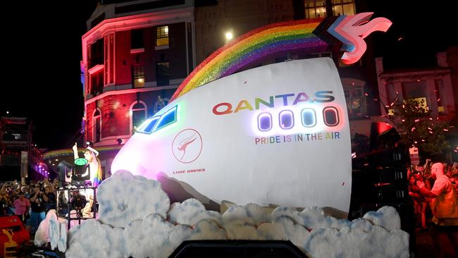 Qantas float with Luke Davies tribute during the parade. Picture: NCA NewsWire / Jeremy Piper