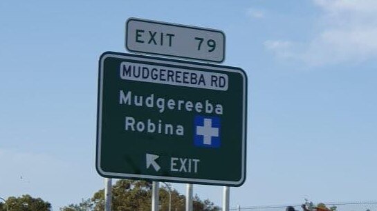 The incorrectly spelt Mudgeeraba sign on the M1