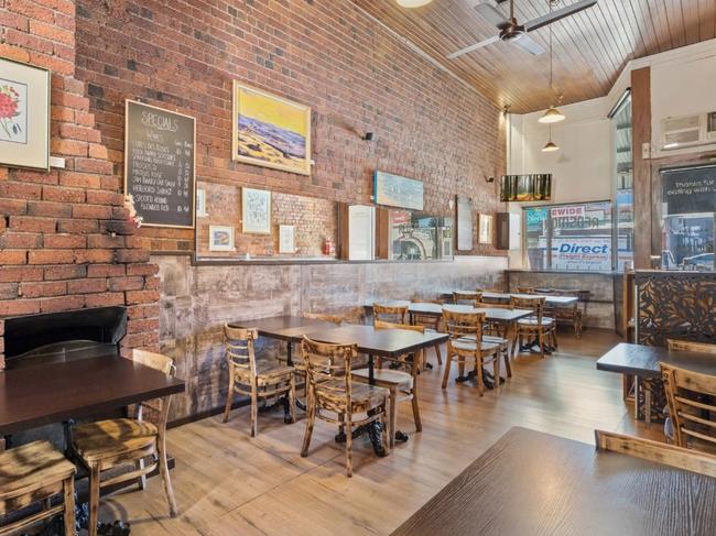 The former "Bendigo Antique Market" which houses restaurant Red Smoke on High St in Bendigo's CBD has hit the market. Picture: Priority1 Property.