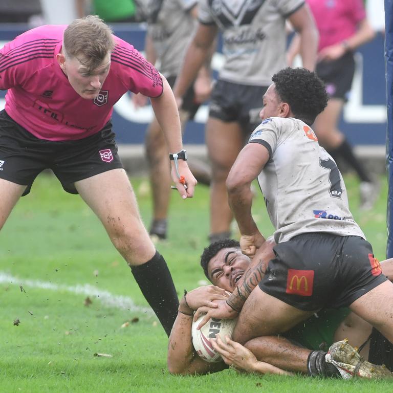 Blackhawks’ Loranzo Fono scores try. Picture: Evan Morgan