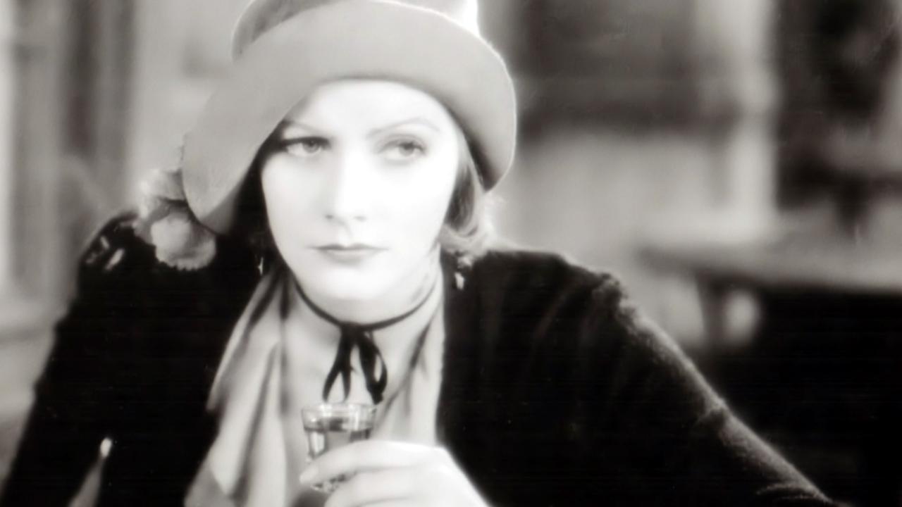 Greta Garbo left Hollywood behind after getting bad reviews on her final movie. 