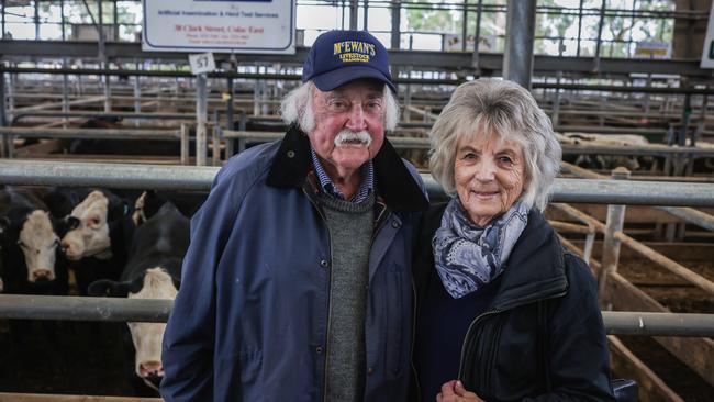 Graeme and Sandra Splatt from Weering sold black baldies at the Colac cattle sale.