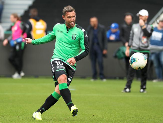 Scott McDonald of Western United FC warms up before the Round 8 A-League match between Western United FC and Sydney FC at GMHBA Stadium in Geelong, Sunday, December 1, 2019. (AAP Image/George Salpigtidis) NO ARCHIVING, EDITORIAL USE ONLY