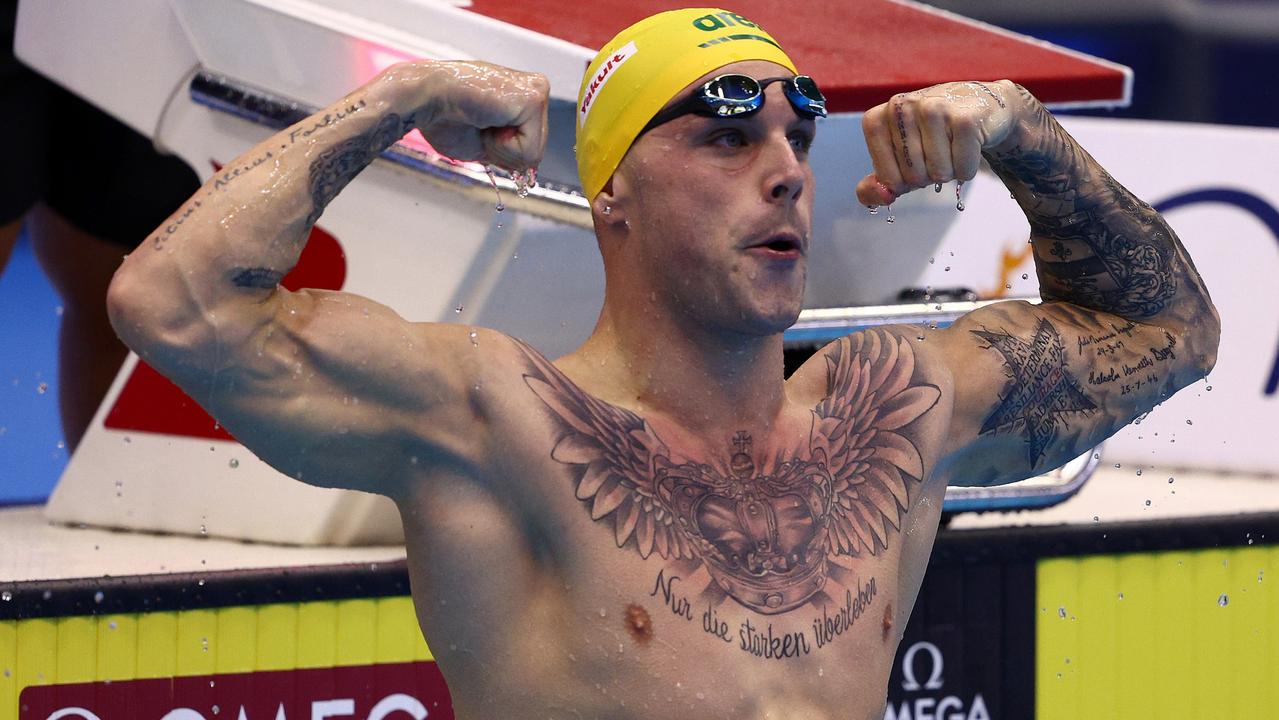 Kyle Chalmers sărbătorește câștigarea medaliei de aur în finala de 100 m liber masculin.  Foto: Clive Rose/Getty Images