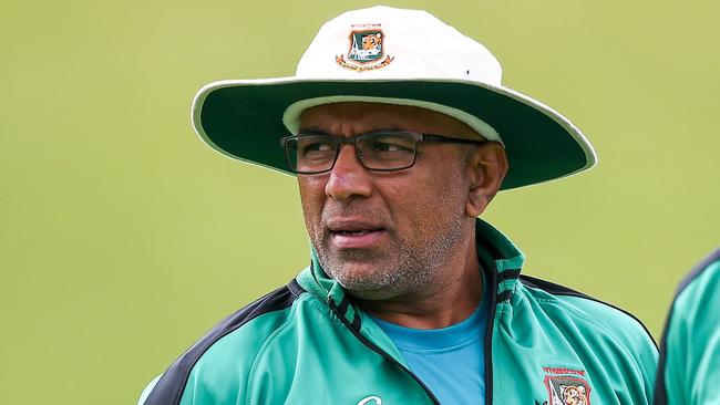 Chandika Hathurusingha and his backroom staff have strong connections to the Australian team.