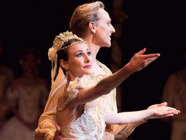 Amber Scott with David Hallberg in Coppelia, 2016.