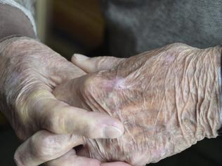 Aged care wait times blow out for NT seniors