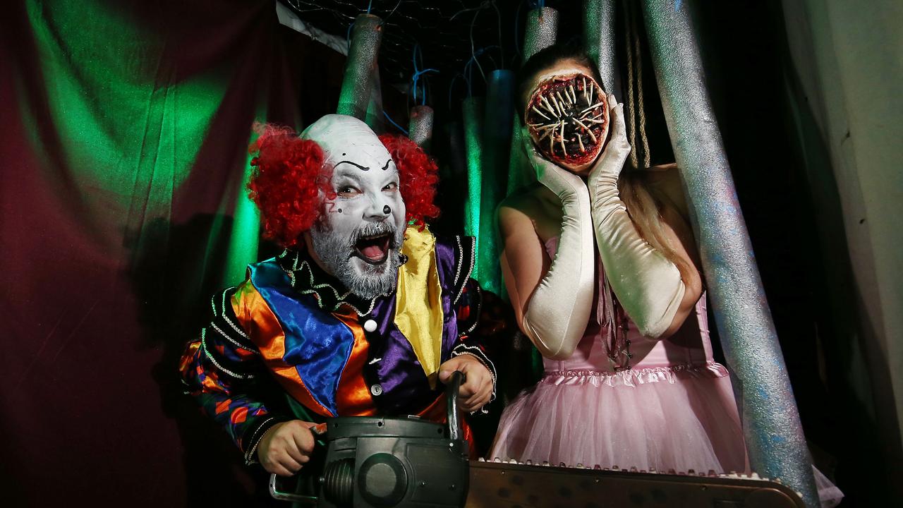 Halloween: Cairns Dinner Theatre Transforms Into Haunted House 