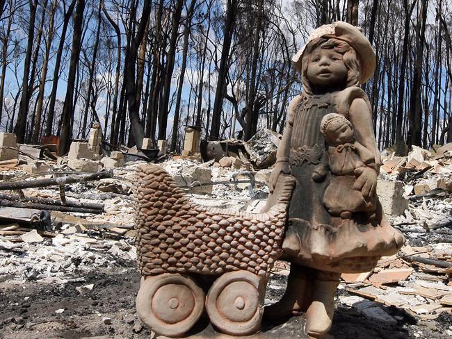 Pine Ridge Rd. Kinglake where up to 21 people died in Saturday's bushfires. Fires. Black Saturday.