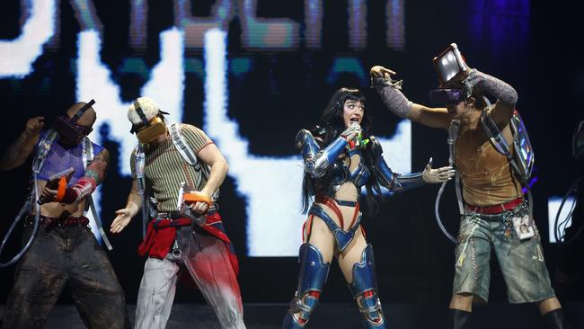 Watch out Katy, he’s beside you! Picture: Jonathan Ng