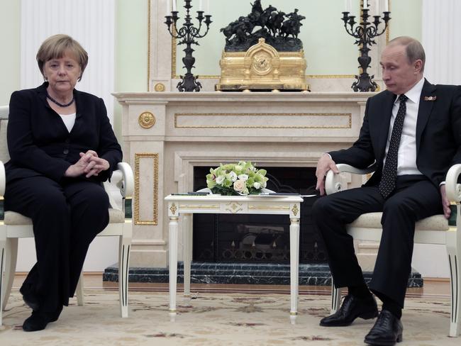 Putin Reveals Truth About Bringing Dog To Angela Merkel Meeting | News ...