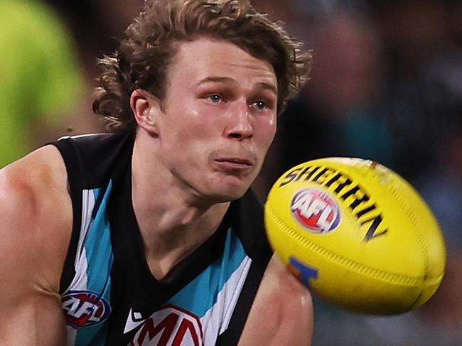 ADELAIDE, AUSTRALIA - SEPTEMBER 16: Xavier Duursma of the Power marks the ball during the 2023 AFL Second Semi Final match between the Port Adelaide Power and the GWS GIANTS at Adelaide Oval on September 16, 2023 in Adelaide, Australia. (Photo by James Elsby/AFL Photos via Getty Images)