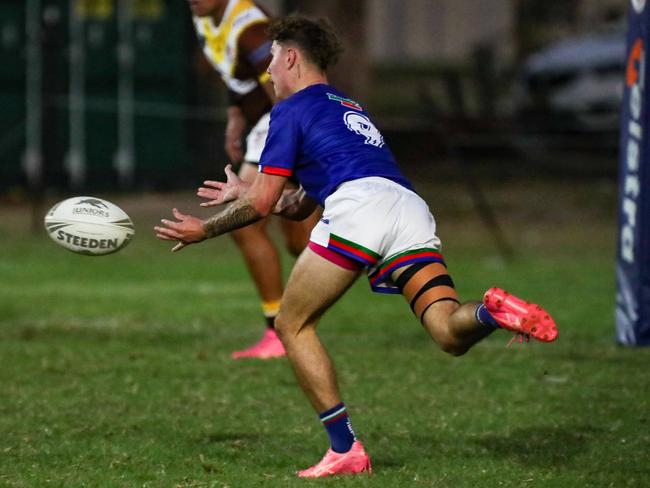 Rising hooker Ben Spiers gets a pass away. Picture: Warren Gannon Photography