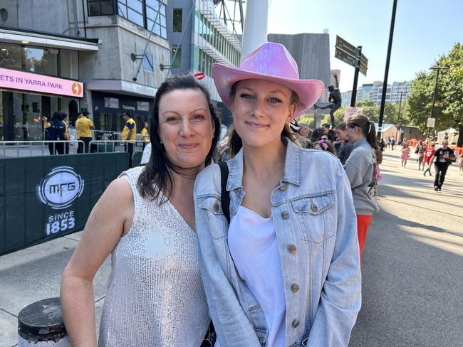 Sandra and Jordie Mills