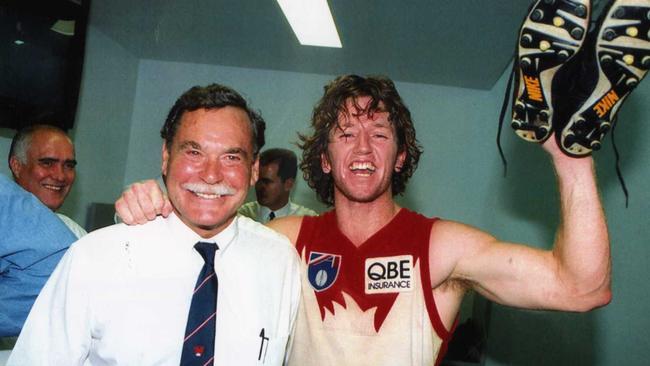 Dale Lewis with Sydney coach Ron Barassi.