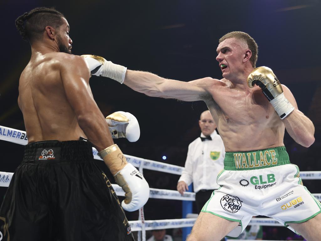 Conor Wallace (right) fighting on the Gold Coast in 2022. (Photo by Peter Wallis/Getty Images)