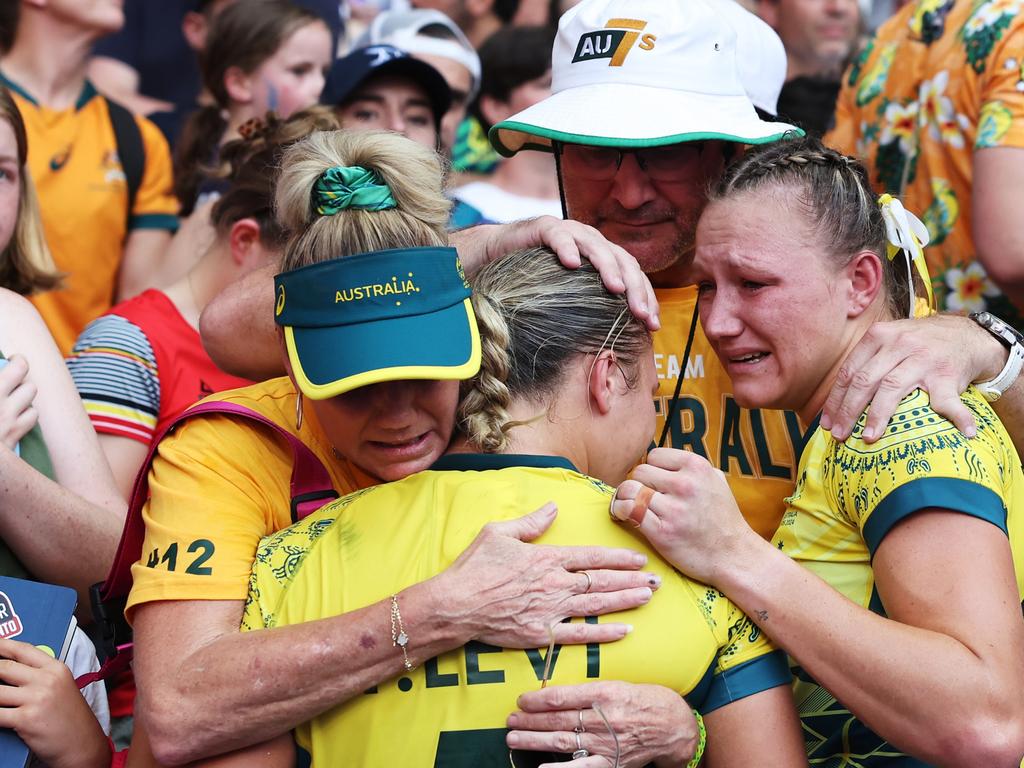 Teagan Levi #5 and Maddison Levi #12 of Team Australia were distraught after missing an Olympic medal in Paris. Picture: Cameron Spencer/Getty Images.