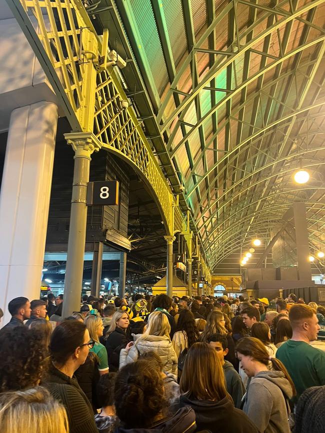 Chaos at the station. Image: Daanyal Saeed.