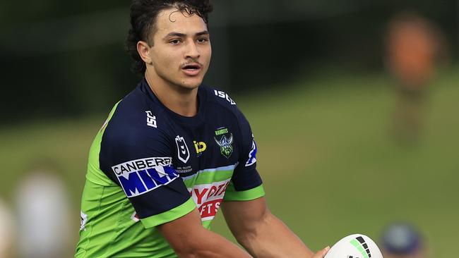 SYDNEY, AUSTRALIA - FEBRUARY 18: Xavier Savage of the Raiders runs the ball during the NRL Trial match between the Sydney Roosters and the Canberra Raiders at Leichhardt Oval on February 18, 2022 in Sydney, Australia. (Photo by Mark Evans/Getty Images)