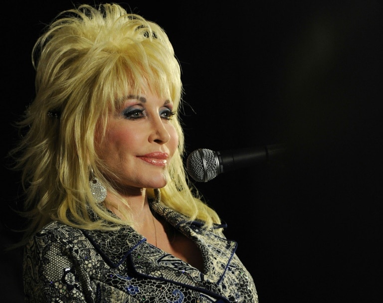 Dolly Parton’s longtime husband dies aged 82