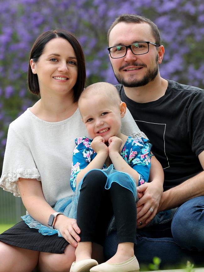 Lara with her mum Stacey and dad Matthew. Picture: Toby Zerna