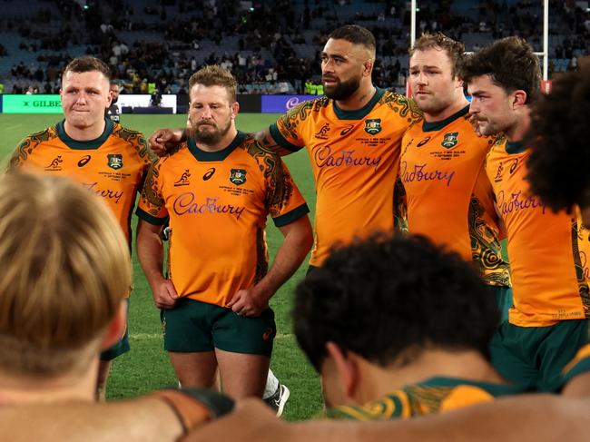 SYDNEY, AUSTRALIA - SEPTEMBER 21: James Slipper of the Australian Wallabies looks on in the team huddle after losing The Rugby Championship & Bledisloe Cup match between Australia Wallabies and New Zealand All Blacks at Accor Stadium on September 21, 2024 in Sydney, Australia. (Photo by Cameron Spencer/Getty Images)