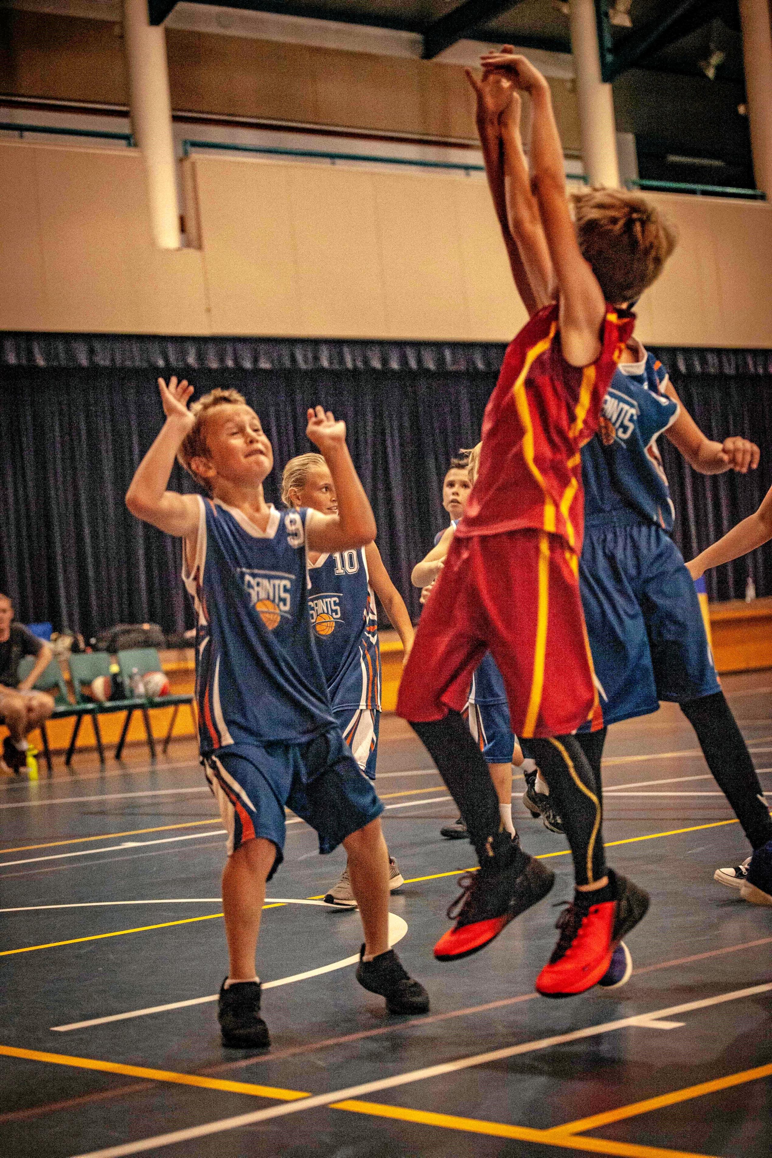 Ben Dibsdale-Godwin braces for impact on Jacob Savage's running jumper. Picture: Miguel Galy