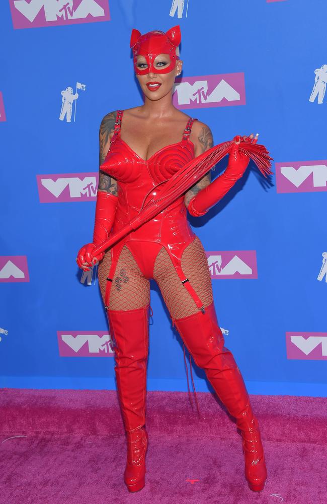 650px x 1000px - Susie O'Brien: Worst MTV VMA red carpet outfits | Herald Sun