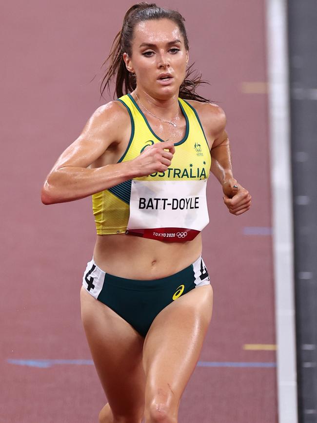 Australia’s Izzi Batt-Doyle competes in the women's 5000m heats at the Tokyo 2020 Olympic Games. Picture: Ryan Pierse/Getty Images