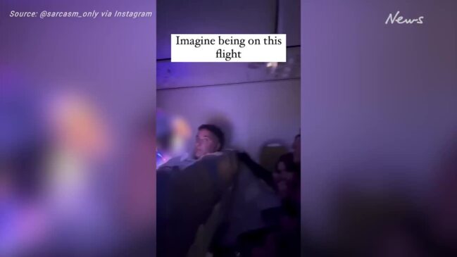 Child's 'annoying' outfit on plane goes viral