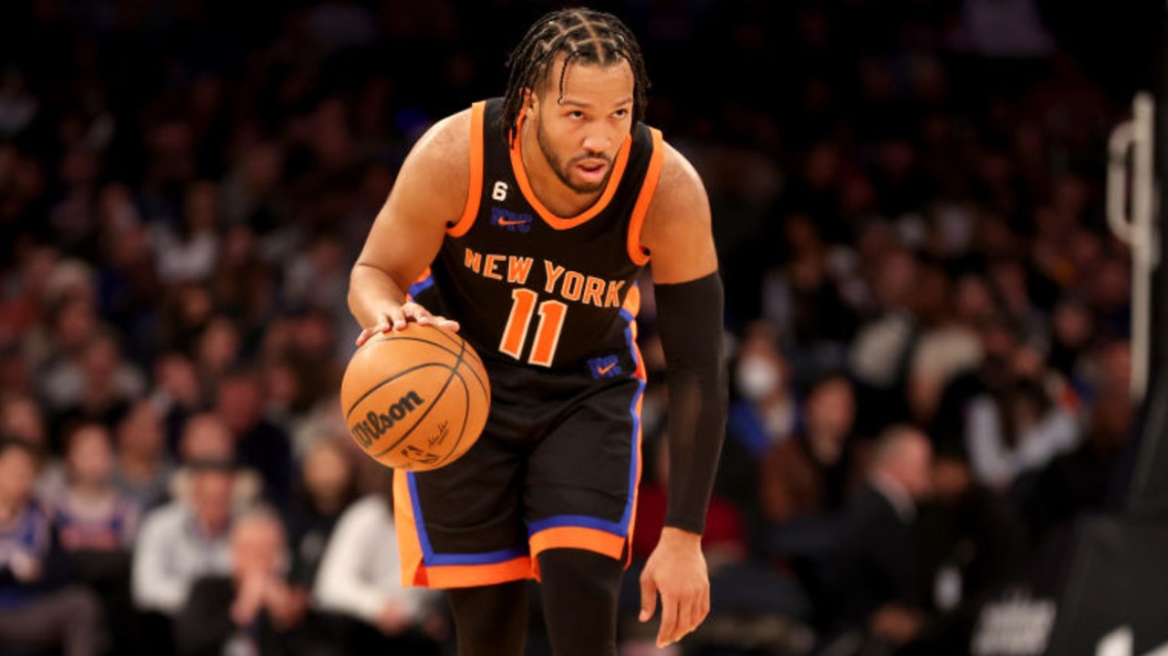 NEW YORK, NEW YORK - DECEMBER 20: Jalen Brunson #11 of the New York Knicks dribbles against the Golden State Warriors during the third quarter of the game at Madison Square Garden on December 20, 2022 in New York City. NOTE TO USER: User expressly acknowledges and agrees that, by downloading and/or using this photograph, User is consenting to the terms and conditions of the Getty Images License Agreement. (Photo by Sarah Stier/Getty Images)