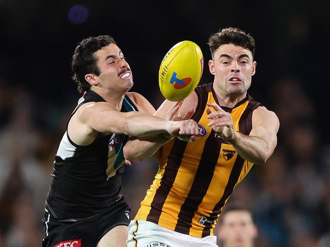 Can Josh Sinn step into the void left by Dan Houston in defence?