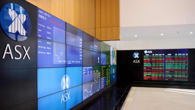 Top performing stocks were AGL Energy and News Corporation. Picture: NCA NewsWire / Damian Shaw