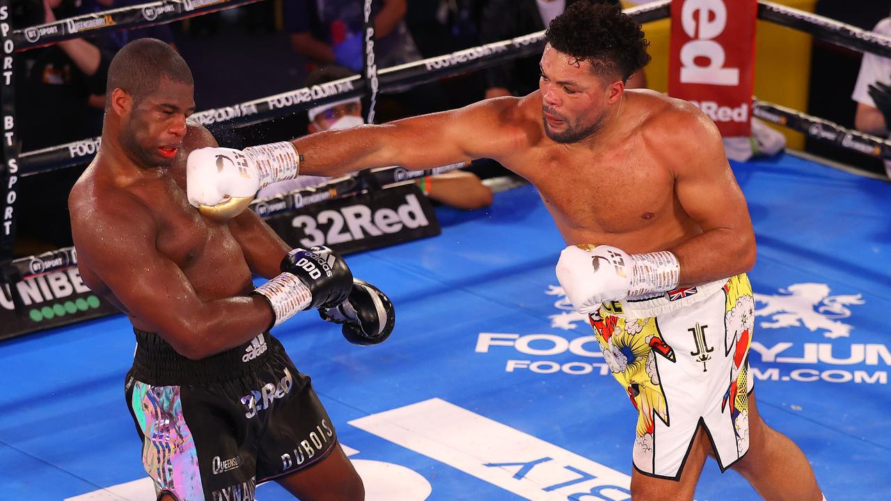 Although never devolving into an all-out war, Joe Joyce brutalised Dubois' eye with a ramrod jab for eleven rounds | Joyce vs Takam