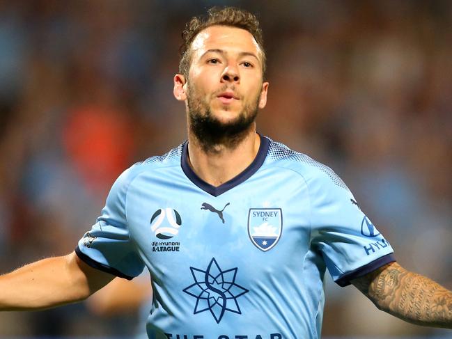 SYDNEY, AUSTRALIA - DECEMBER 29: Adam Le Fondre celebrates scoring a goal during the round 10 A-League match between Sydney FC and the Brisbane Roar at WIN Jubilee Stadium on December 29, 2018 in Sydney, Australia. (Photo by Jason McCawley/Getty Images)