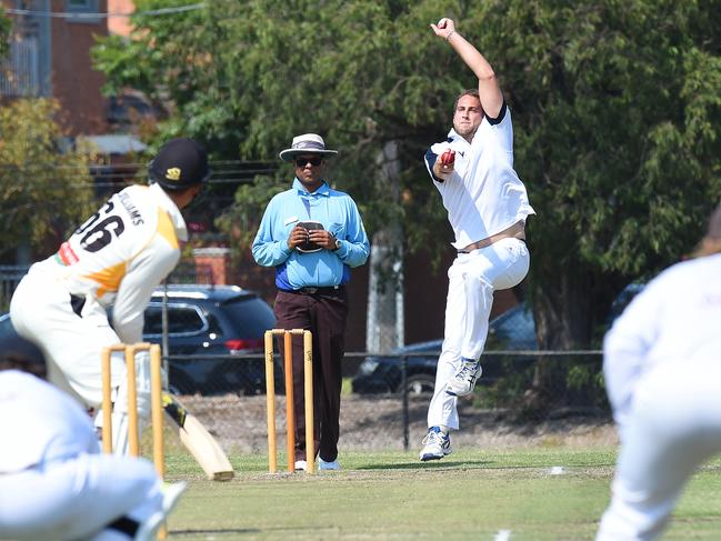 Aspendale fast bowler Callum Dodson goes at Mentone’s Matt Williams. Picture: Josie Hayden