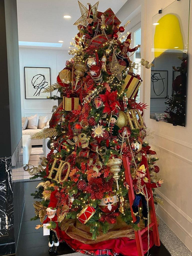 ...and went all out with red decorations for her tree at home. Picture: Instagram/RoxyJacenko