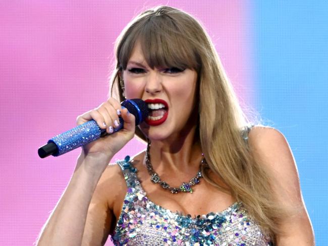 LONDON, ENGLAND - AUGUST 15: (EDITORIAL USE ONLY AND NO COMMERCIAL USE AT ANY TIME. NO USE ON PUBLICATION COVERS). Taylor Swift performs on stage during the "Taylor Swift | The Eras Tour" at Wembley Stadium on August 15, 2024 in London, England. (Photo by Kate Green/Getty Images)